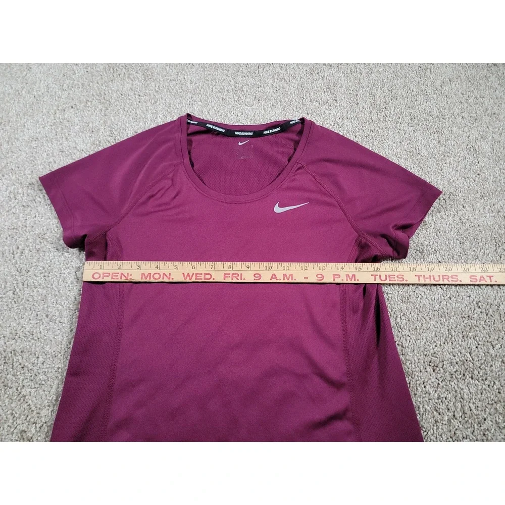 Nike Shirt Womens Medium Purple Running Reflective Swoosh Workout Lightweight